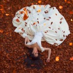 Аватарки. Наши интернет-лица-2 - 99px_ru_avatar_166818_devushka_v_belom_plate_lejit_na_osennih_listja.jpg