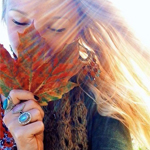 Аватарки. Наши интернет-лица-2 - 99px_ru_avatar_178262_devushka_s_osennim_listkom_v_ruke.jpg