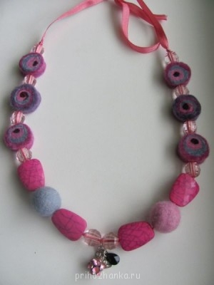 Еще одни бусики из остатков... Делала для своей племяшки на ДР 11 лет