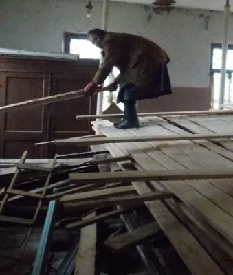 Храм Святителя Николая срочно нуждается в вашей помощи  - лесоматериал2.jpg