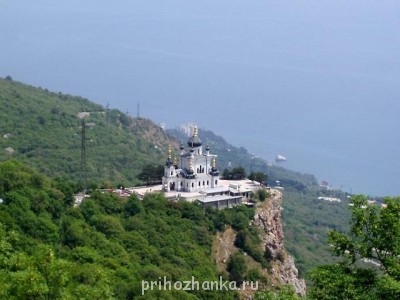 Форосская церковь. Была построена в 1892 году на Красной скале, в 400 метрах над уровнем моря