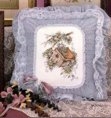Декоративные подушки - Stoney Creek 118-1994g Boukeuts of Splendor-Birdhouse.jpg