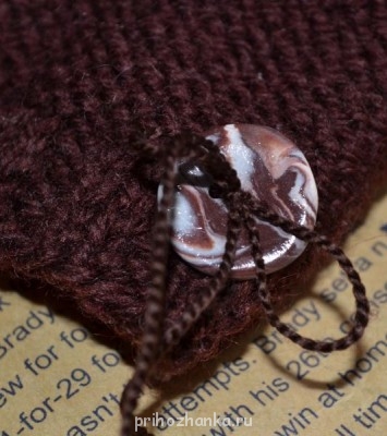 Пуговка тоже ручная работа, это из полимерной глины.