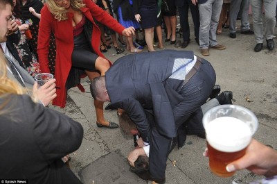 Алкогольная и другие зависимости: факты, мифы, предложения - article-2596282-1CD5B89000000578-534_964x639.jpg