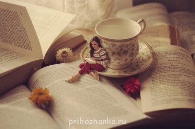 Из ВКонтактика с приветиком  - девушка с книгой.jpg