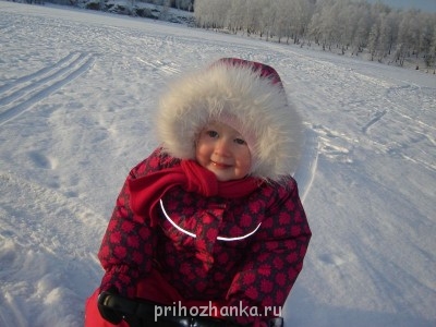 Полинка еще маленькая совсем,2 годика.