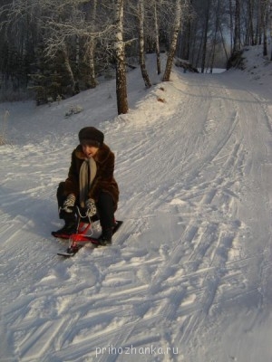 А это мама Андрея. Она у нас активная очень бабушка-)