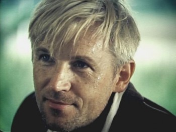 "Самое последнее дело - на человека обиду держать" ("Не стреляйте в белых лебедей")<br /><br />Источник: http://www.pravmir.ru/bylo-li-xristianskoe-v-sovetskoj-kulture-video/