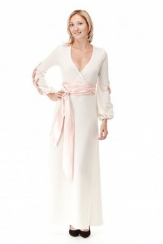 У меня вот такое есть, вырез можно сделать поменьше. Очень красивое , мягкое и теплое.