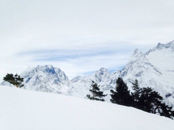 Вот по этому белому склону я сейчас поеду вниз :) до встречи!