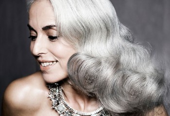 Зрелый возраст как повод ... - 59-years-old-grandma-fashion-model-yasmina-rossi-2__880.jpg
