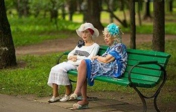 Пошалим? Выбери свою бабку  - yQsnfjYE_zA.jpg