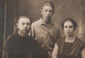 Образ жены священнослужителя - FBXZybdQqJc.jpg