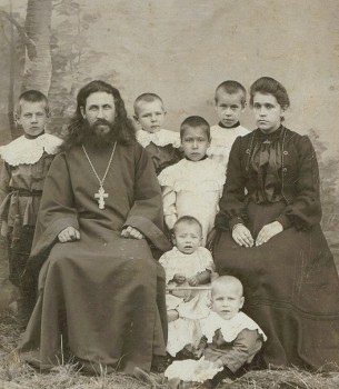 Образ жены священнослужителя - UxixXtMmMR0.jpg