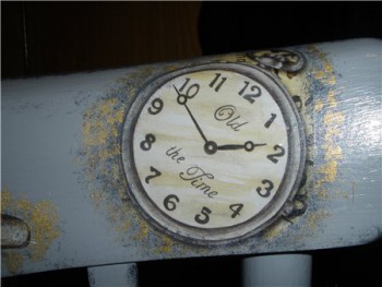 Мотив со спинки стула.