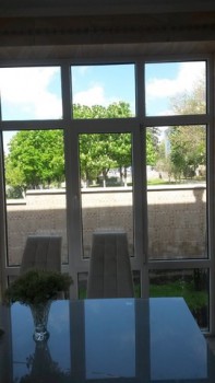 Это тоже вид на балкон.