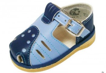 Собрать ребенка в садик - sandaliki-novye-f2949325.jpg