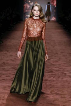 О стиле - 24_BEHAVE-COUTURE-TOP_MAJESTY-COUTURE-SKIRT_heath-green_both-made-to-order.jpg