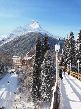 Вот этот мост, через горную реку...