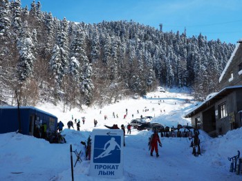 а это самый последник спуск, к подьемнику... Здесь обычно детки катаются, учатся.