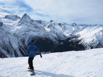 сын поехал на трассу