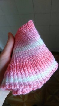 Это вторая и здесь я перевязывала половину, но зато уже без дырок ))