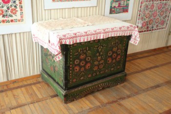 Скрыня с приданным