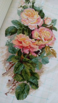 Вышивка в процессе - троянди процес.jpg
