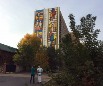 Посмотри .. стрит-арт - цветные человечки1.jpg