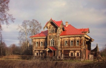 Терем в селе Погорелове, Костромская область. Был построен в начале ХХ века. <br />В 1970-е его выкупил художник Анатолий Жигалов, вместе с друзьями ведущий активные реставрационные и восстановительные работы в Костромской земле.