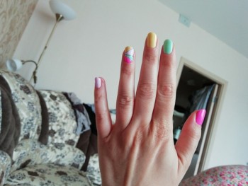 Под купальник, на озеро ехдили в июле.