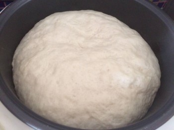 Это ещё только на подогреве, началась выпечка и заполнилась вся кастрюлька