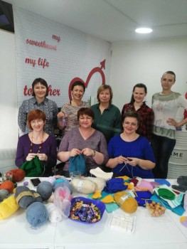 Это уже многие разошлись...