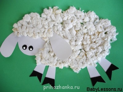 В интернете нашла только барашка с белой мордочкой. Мы делали своего на оранжевом картоне, снизу приклеили траву из той же самоклейки. Мордочка, ножки и ушки у нас были черные, а "шерсть" белая. К сожалению, не могу сфотографировать, мы его подарили.