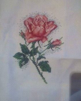 Вышивка в процессе - роза.jpg