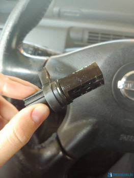 Вот из за этой ерунды машина не заводилась