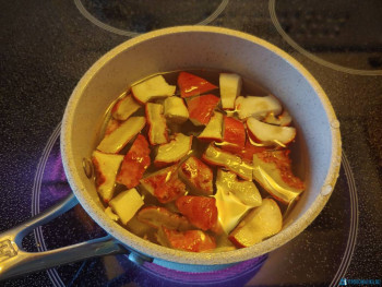 Варю лобстер-гриб. Потом выяснилось что его нужно жарить