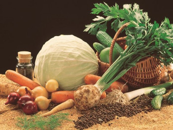 Доброго утра Хорошего дня Спокойной ночи  - 1552395186_vegetables_cabbage_onion_479807_1600x1200.jpg