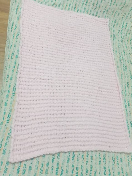 Этот плед нежно-розовый, как зефир!