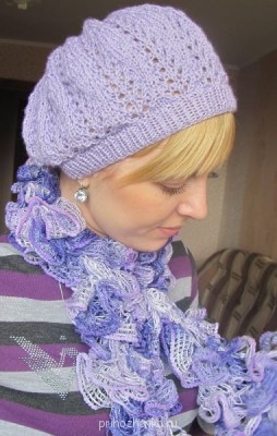 Комплект: связала два одинаковых. Один для крестницы(она модель) ,а второй для благотворительного аукциона.