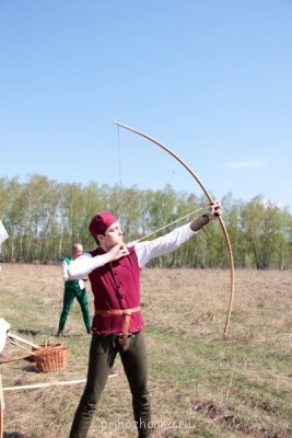 Правда, в отличие от женского платья, мужской костюм не совсем удался, но мне удалось это немного замаскировать :pardon: